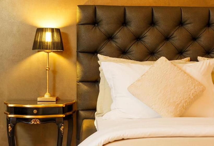 اتاق سوپریور با تخت دو نفره بزرگ, Business Hotel First