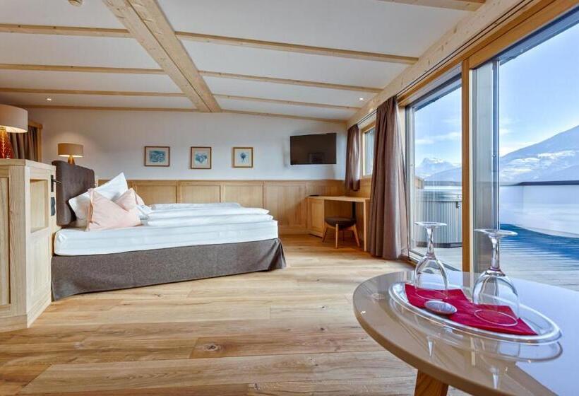 Люкс Вид на Горы с Террасой, Granpanorama Hotel Stephanshof
