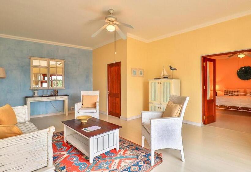 Люкс Повышенной Комфортности, Apricot Gardens Guesthouse