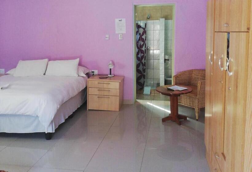 اتاق خانوادگی, The Farmhouse Boutique Guesthouse And Beergarden Cc