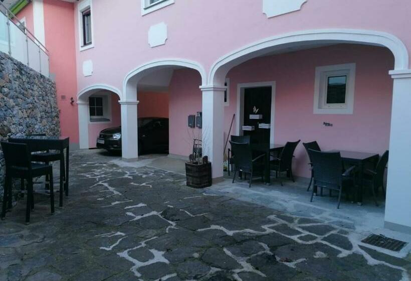 اتاق اکونومی, Gästehaus Ruinenblick