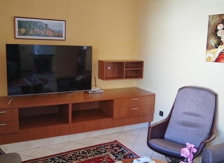 آپارتمان 1 خوابه با تراس, Guest House Yanita