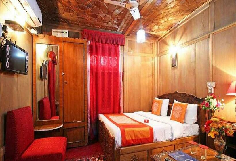 اتاق استاندارد با تخت بزرگ, Calm Holiday Inn