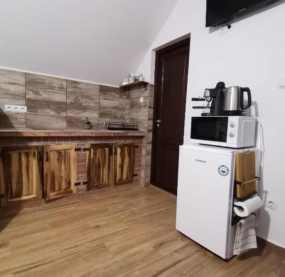 اتاق خانوادگی, Dió Vendégház