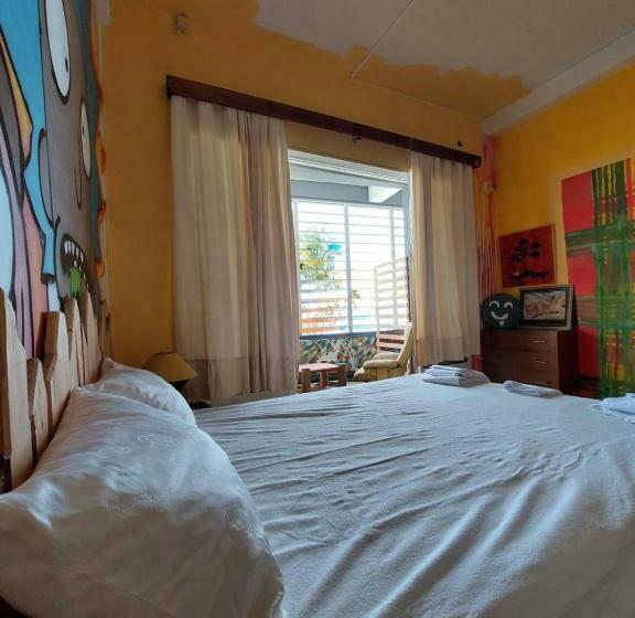 اتاق استاندارد با چشم‌انداز دریا, The Green Hostel