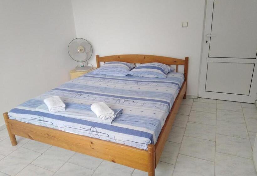Standard room with outdoor bath, Despina