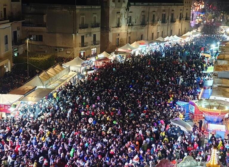 اتاق استاندارد با چشم‌انداز دریا, Domus Aurea
