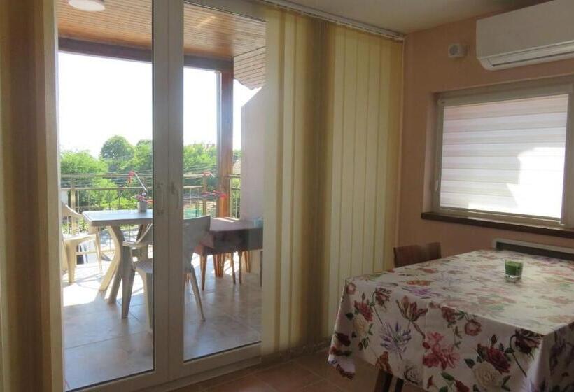 Апартаменты 1 Спальня Вид на Море, Guest House 51
