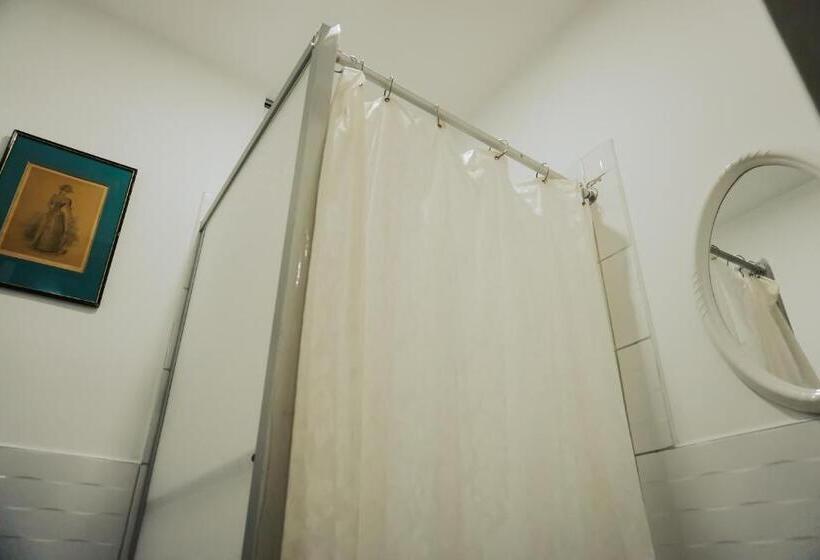 اتاق استاندارد سه نفره, Hospedaje El Velero