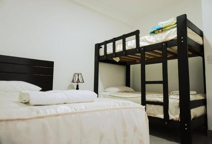 اتاق استاندارد سه نفره, Hospedaje El Velero