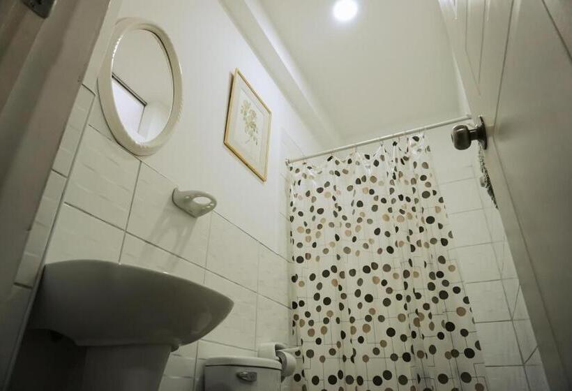 اتاق استاندارد سه نفره, Hospedaje El Velero