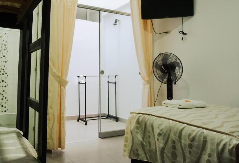 اتاق استاندارد سه نفره, Hospedaje El Velero