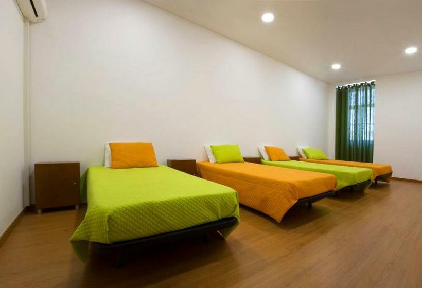 تختخواب در اتاق مشترک, Russo S Hostel