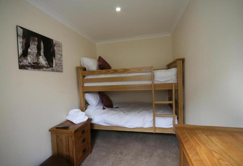 Quarto Familiar, Stocks