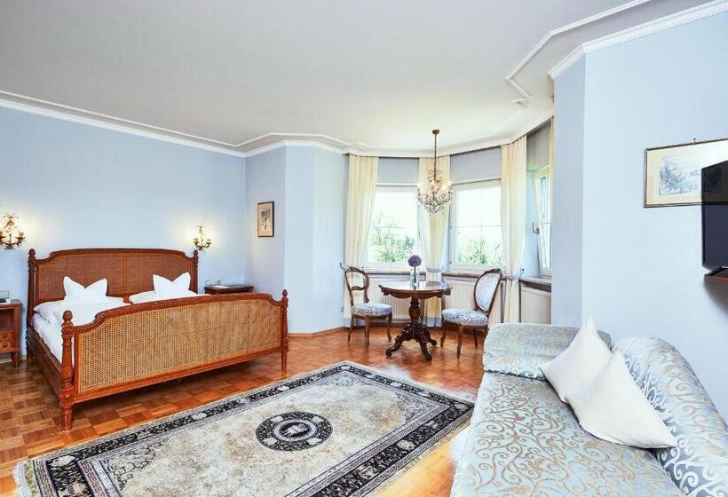Comfort room with garden view, Reck S Hotel Restaurant