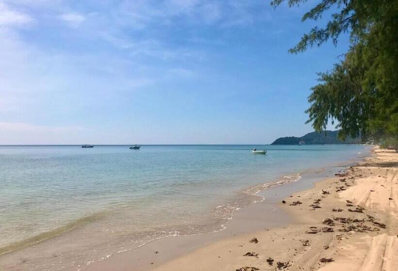 بانگلوی استاندارد با چشم‌انداز دریا, Pooma Resort