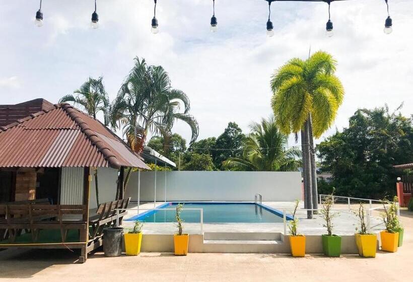 Economy Quadruple Room, Pooma Resort