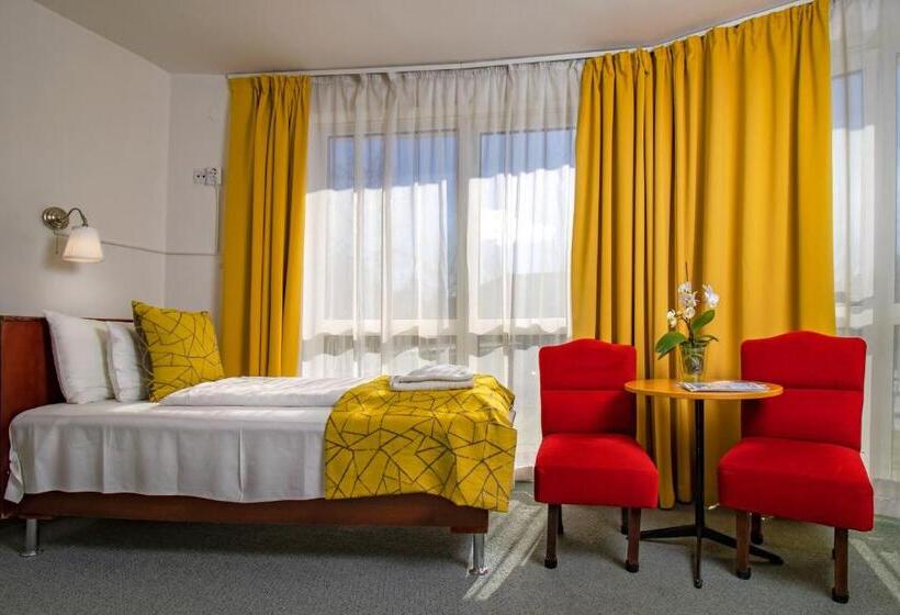 Standard Triple Room with Terrace, Villa My Lake