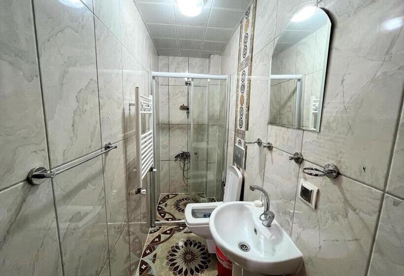 اتاق استاندارد سه نفره, Cerrahpaşa Sui̇te