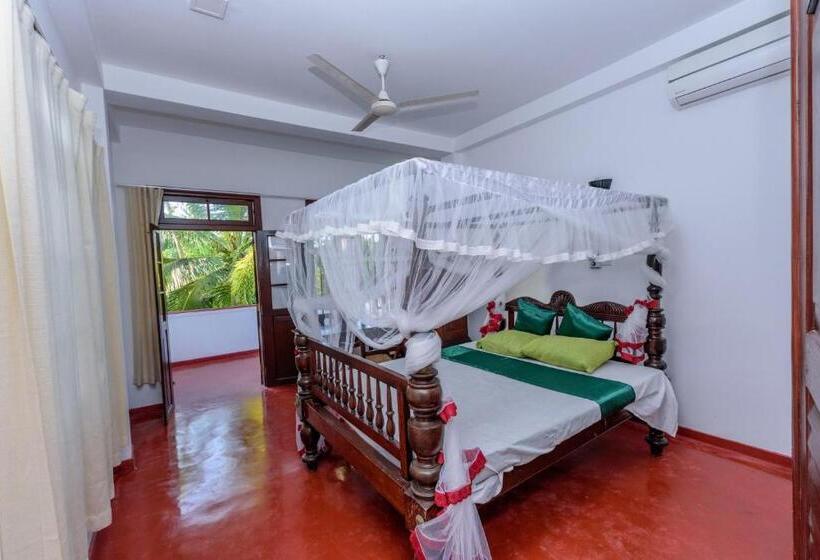 اتاق استاندارد با بالکن, Villa Guru Hikkaduwa