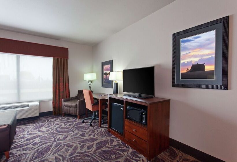 带2个双人床的标准工作室, Hampton Inn Seattle/everett
