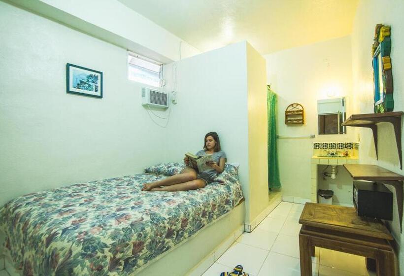 Quarto Estandar, Oasis Hostel