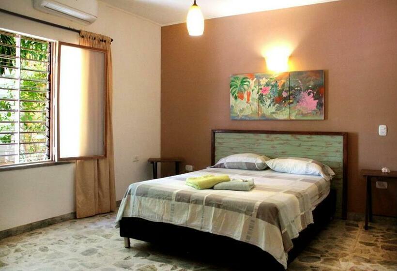 디럭스 룸, Cacao Hostel Santa Marta