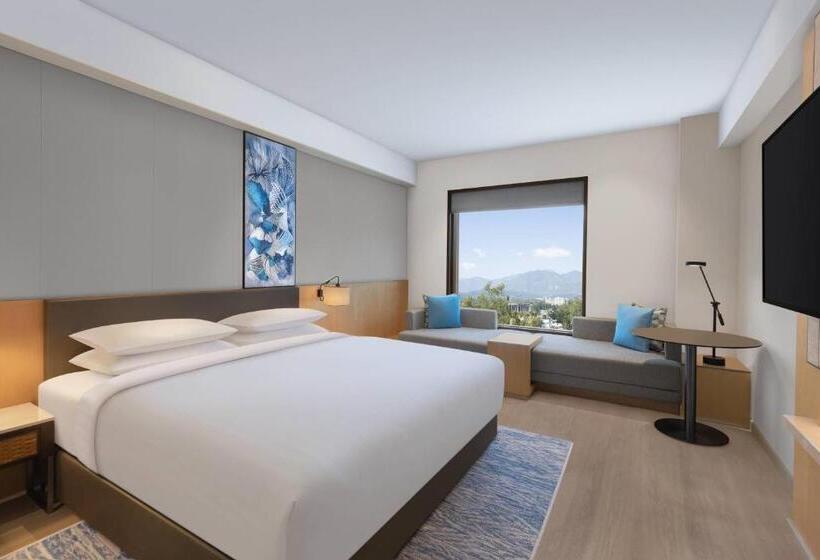 带大床的豪华间, Fairfield By Marriott Dehradun