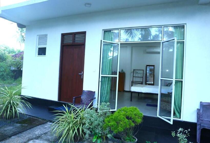 اتاق لوکس, Sandy Palms Guesthouse