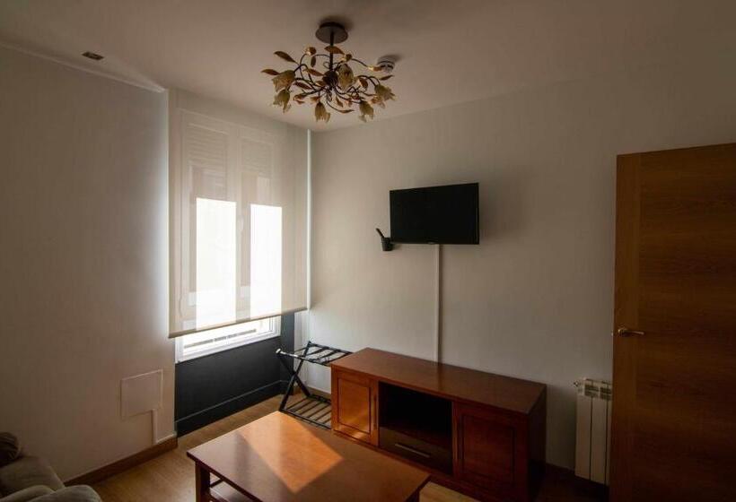דירת שלושה חדרים, Apartamento Paris