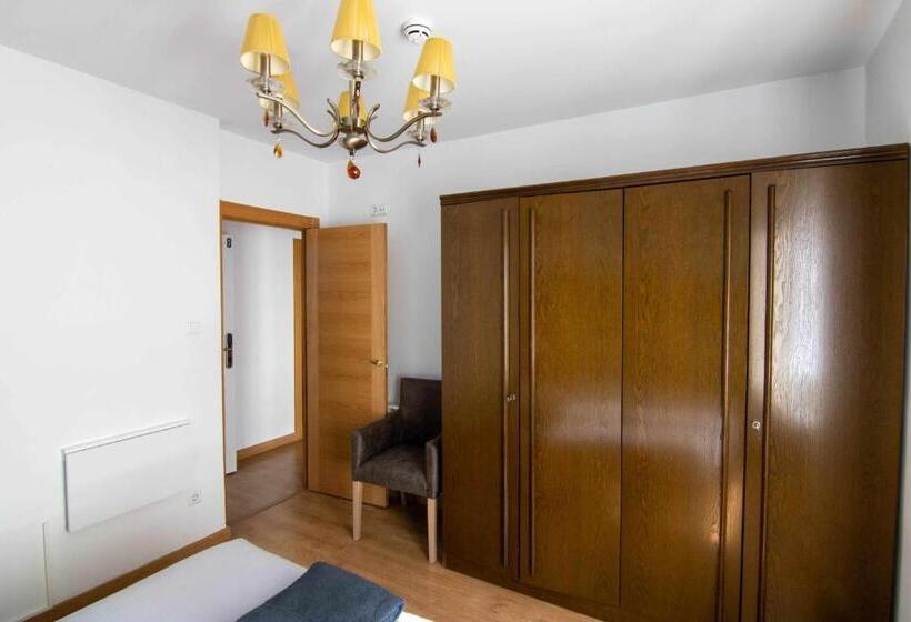 דירת שלושה חדרים, Apartamento Paris