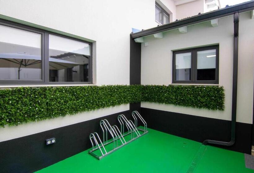דירת שלושה חדרים, Apartamento Paris