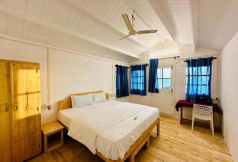 Люкс Кровать Кинг, Cocos Beach Resort