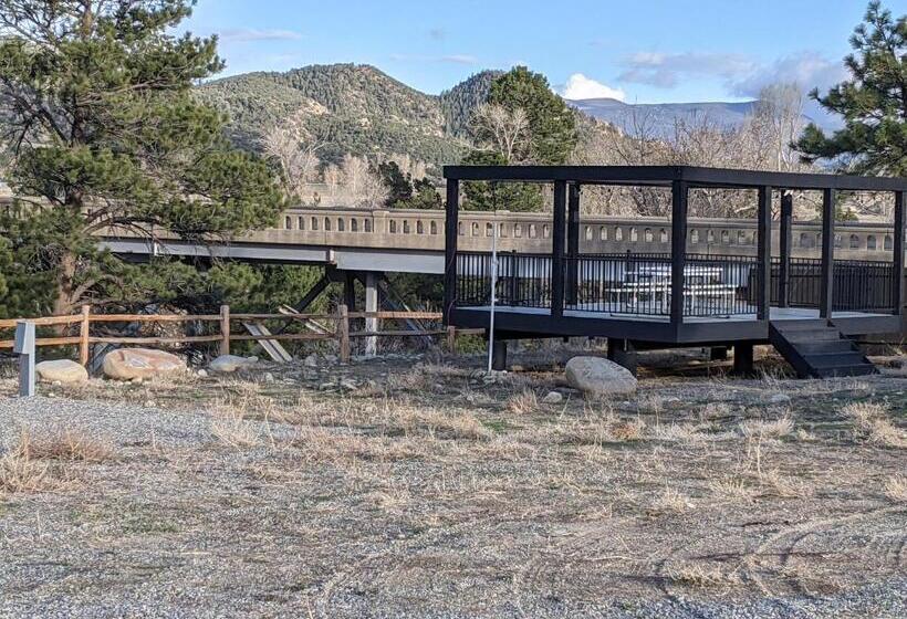اتاق استاندارد, Slackwater Inn