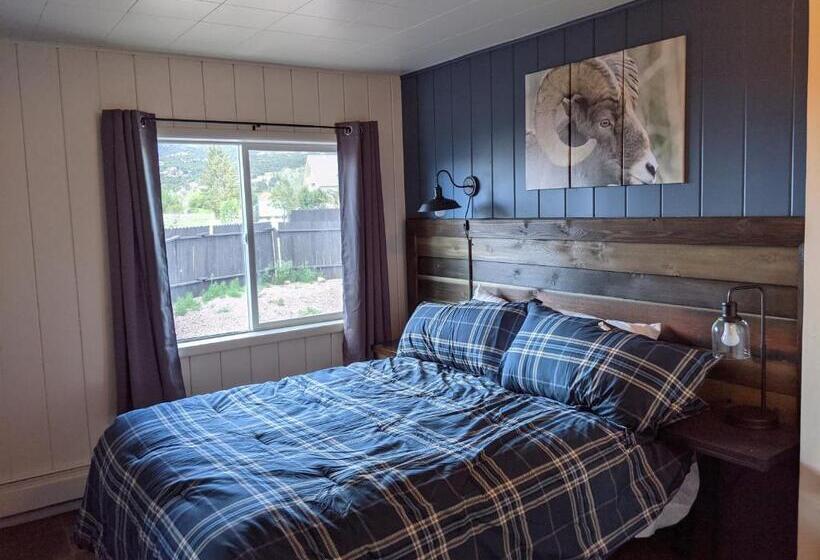 آپارتمان 3 خوابه, Slackwater Inn