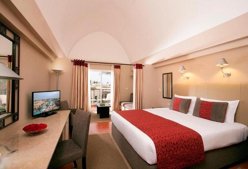 Quarto Familiar Superior, Jaz Makadina