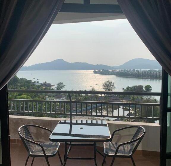 اتاق خانوادگی با چشم‌انداز دریا, Marina Heights Hotel Residences