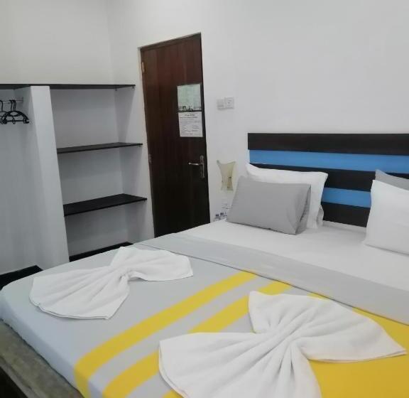 Номер Стандарт с Балконом, Le Petit Hotel & Restaurant
