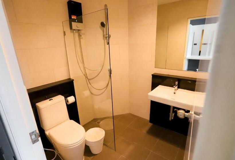 استودیو خانوادگی, The Rest Hotel   ประจวบ