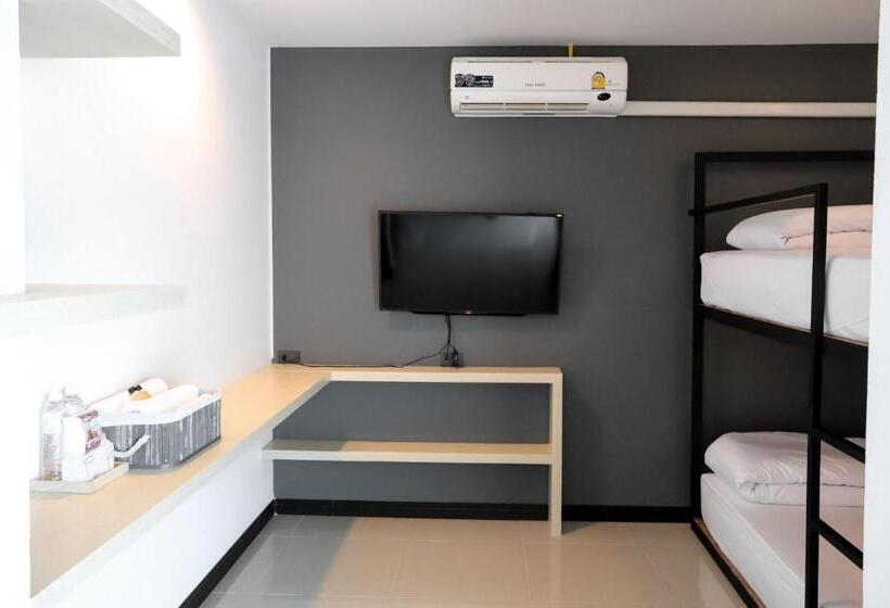 استودیو خانوادگی, The Rest Hotel   ประจวบ