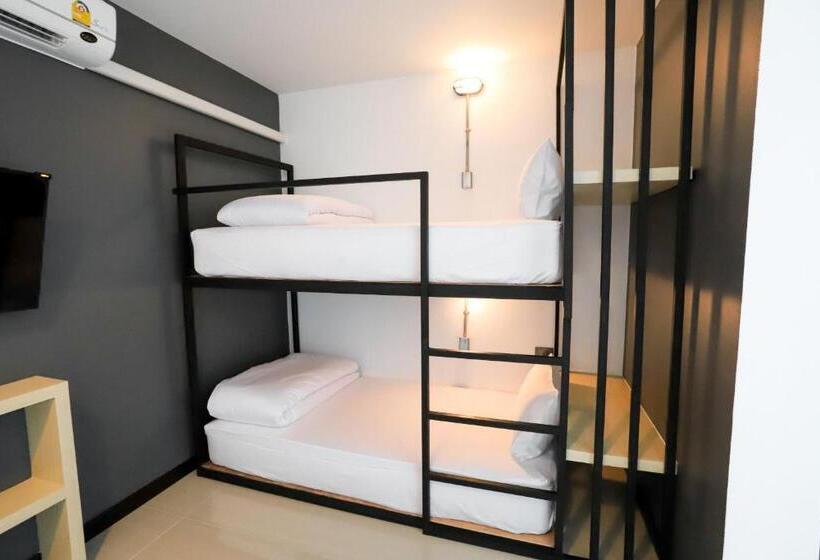 استودیو خانوادگی, The Rest Hotel   ประจวบ