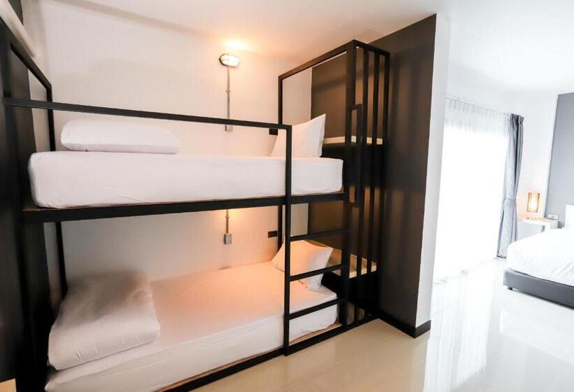 استودیو خانوادگی, The Rest Hotel   ประจวบ