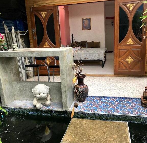 اتاق سوپریور سه تخته, Golf House