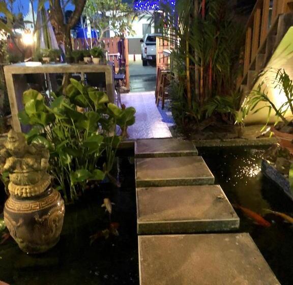 اتاق سوپریور سه تخته, Golf House