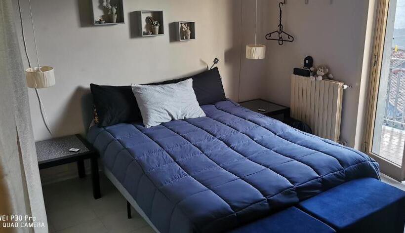 Bed in Shared Room with Shared Bathroom, B&b Etneo