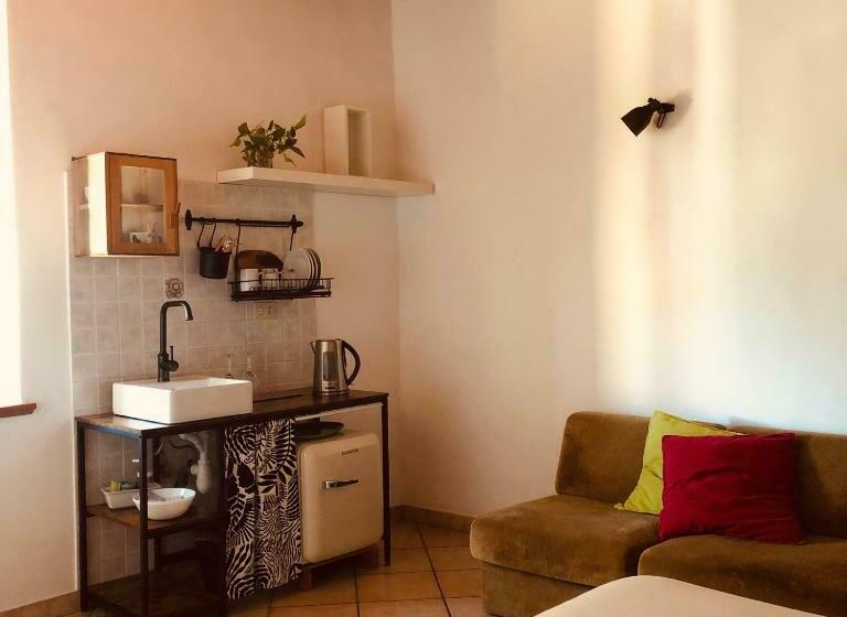 اتاق لوکس با چشم‌انداز دریا, Anitta Guesthouse