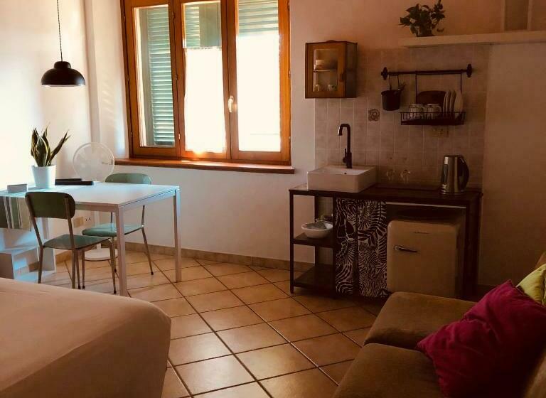 اتاق لوکس با چشم‌انداز دریا, Anitta Guesthouse