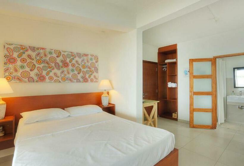 اتاق لوکس با بالکن و چشم‌انداز دریا, Auberge Seafever