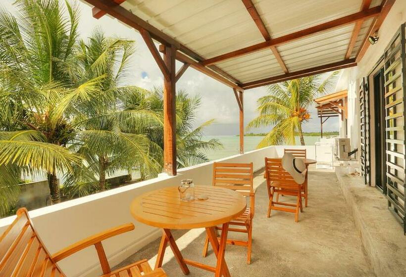 اتاق استاندارد با بالکن و چشم‌انداز دریا, Auberge Seafever