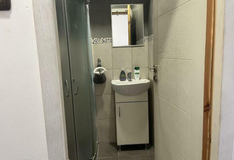 اتاق استاندارد, Vel House